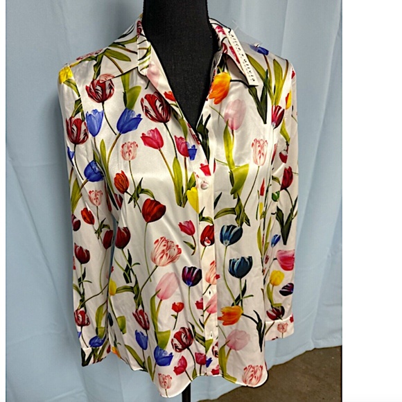 Alice + Olivia Eloise Floral Silk Button-Up Shirt - Picture 6 of 9